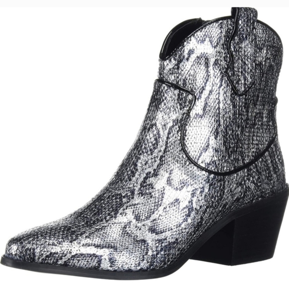 Betsey Johnson Black and Silver Faux Snake Print Ankle Boots Size 6 With 2" Heel - Picture 1 of 8